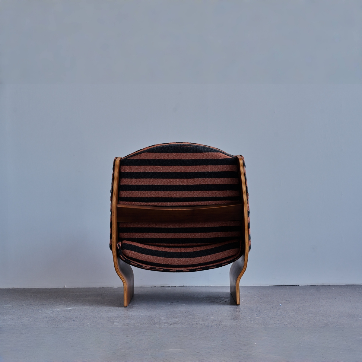 AC118 Armchair