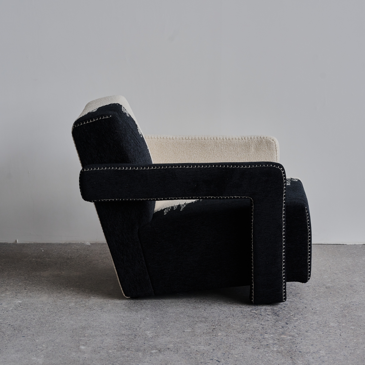 AC027 Armchair