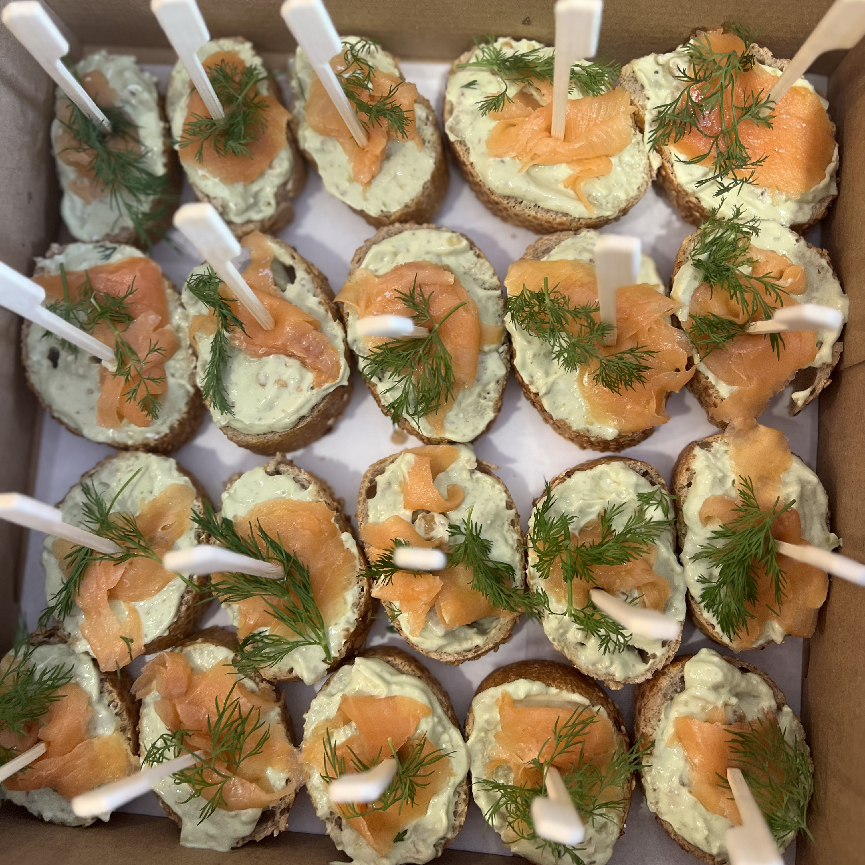 Avokado Soslu Kanepe