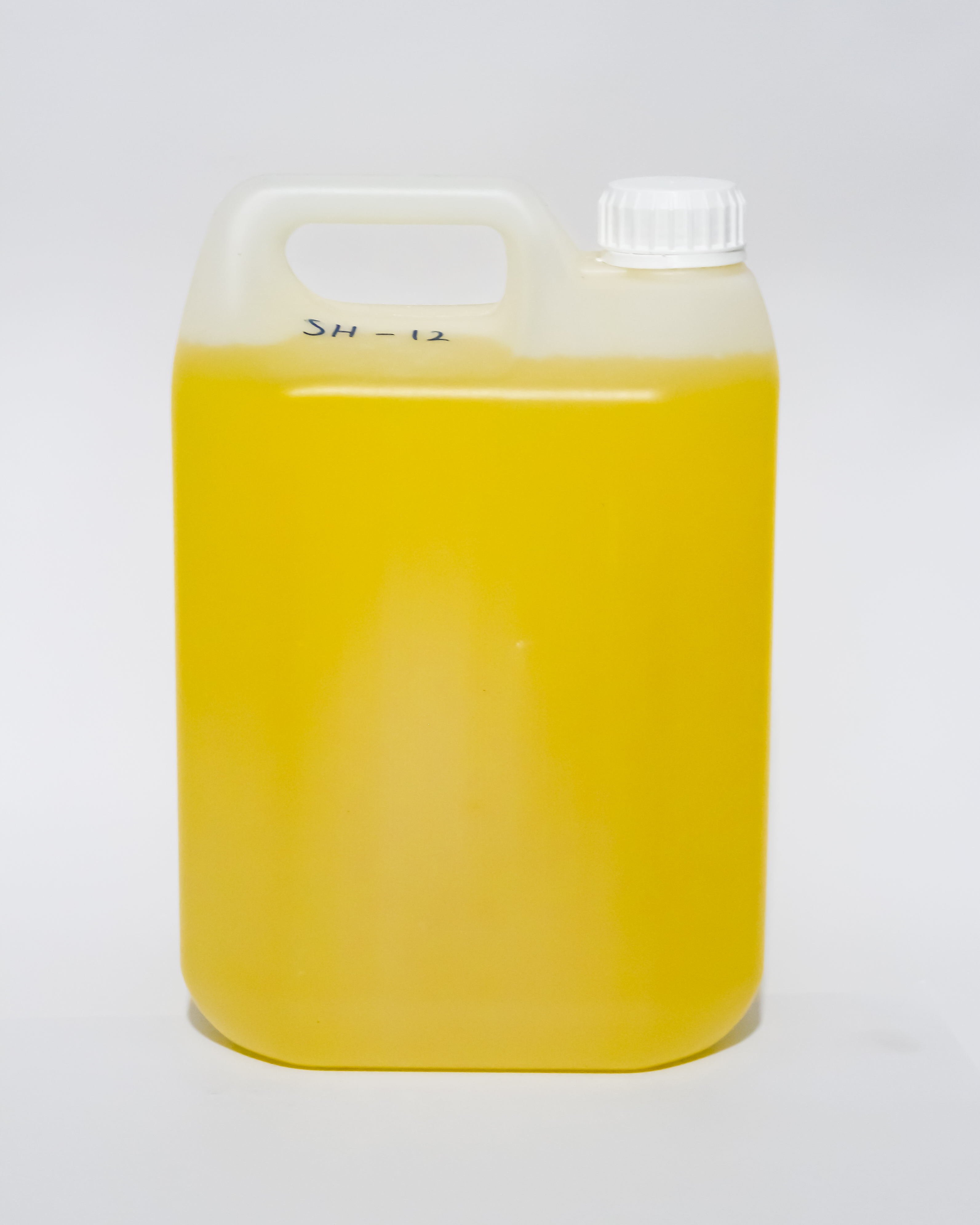 Detergjentë Shkumëzues për Larje Automjetesh