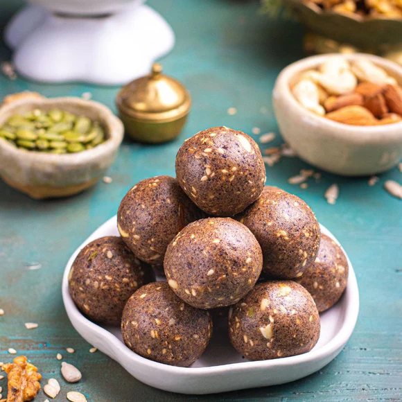 Rakshini’s 5 Millets Laddu