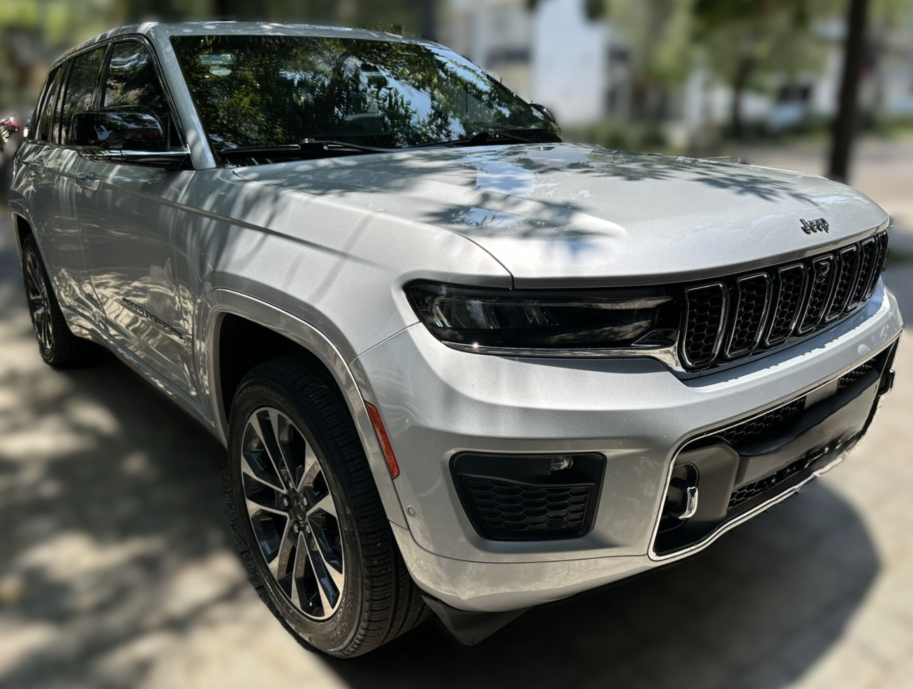 JEEP GRAND CHEROKEE OVERLAND 2023 Nivel 4 PLUS