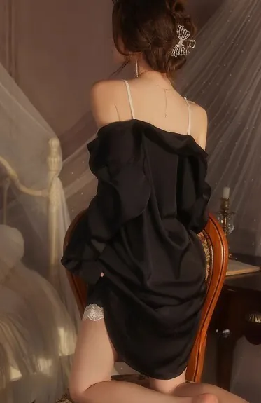 Completo due pezzi con camicia e finta camicia da notte in pizzo