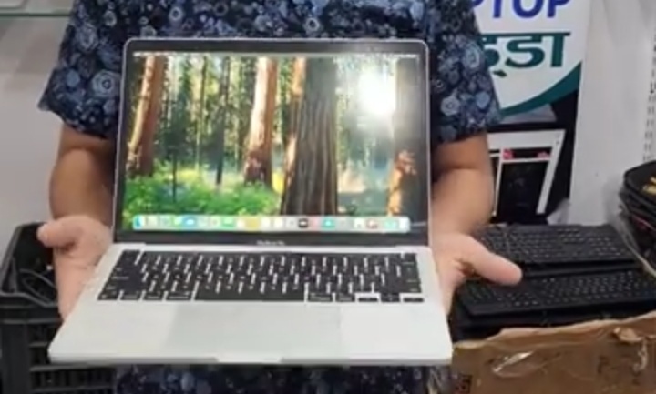 Apple MacBook Laptop