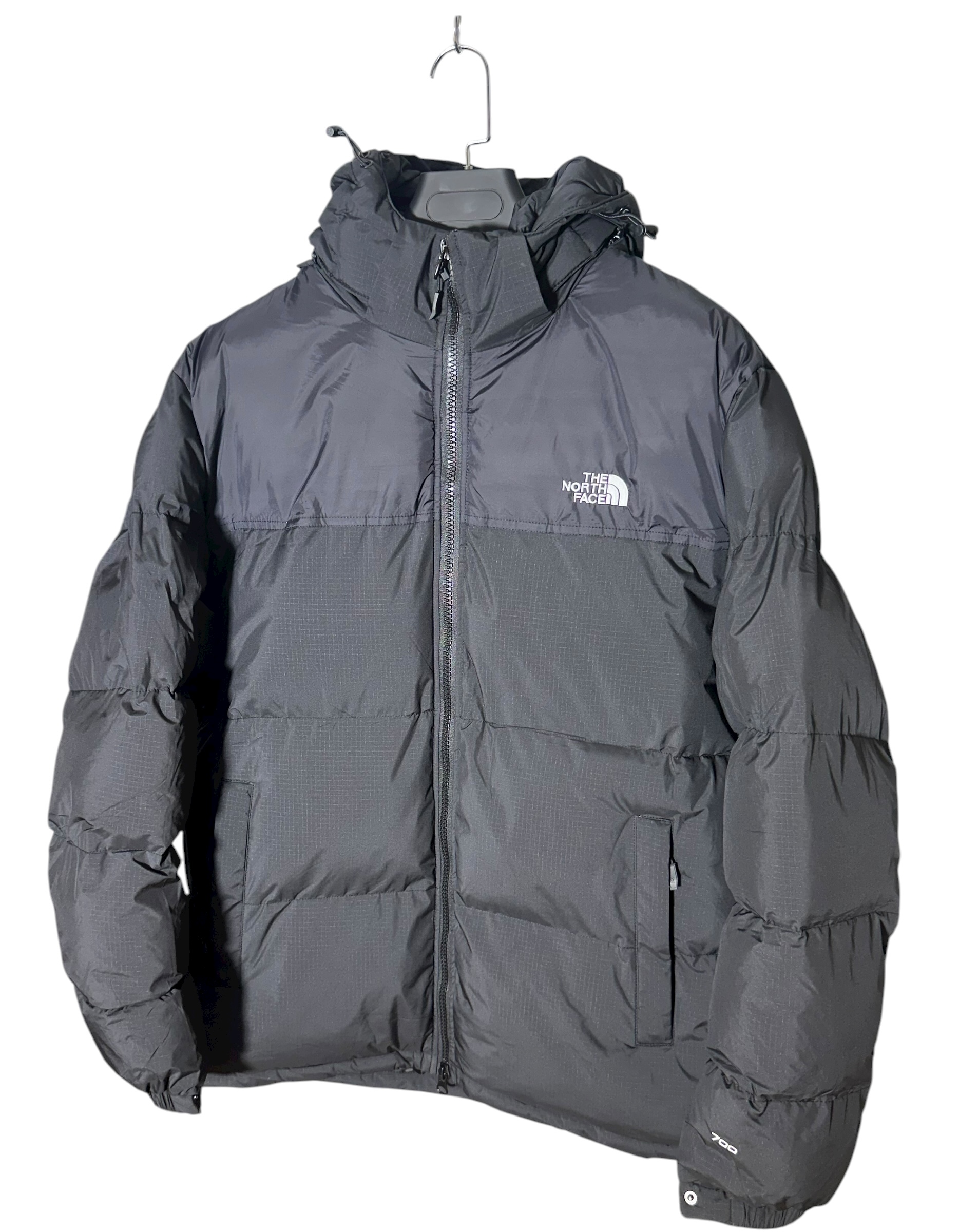 Juoda žieminė striukė