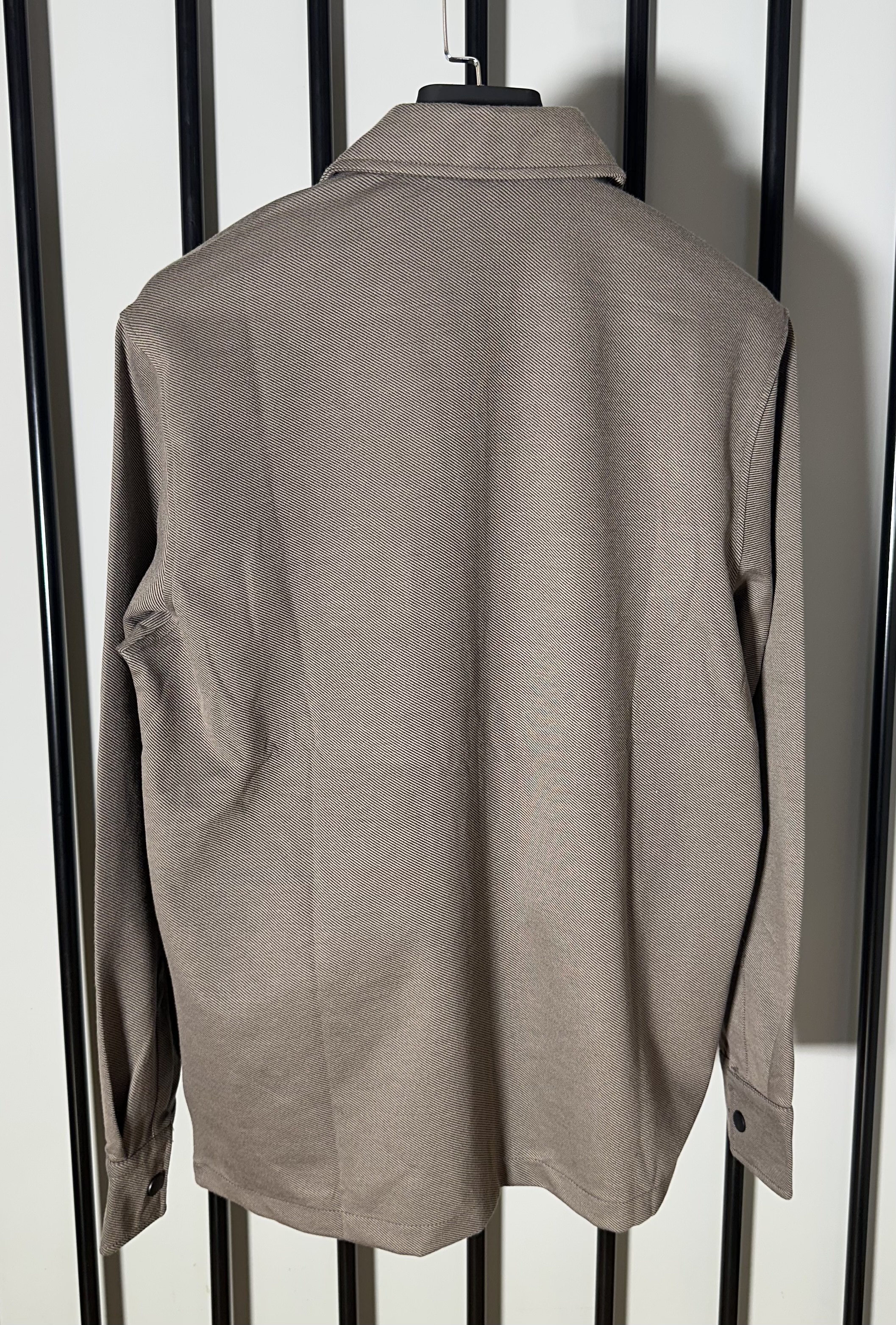 Pilkas vyriškas švarkelis