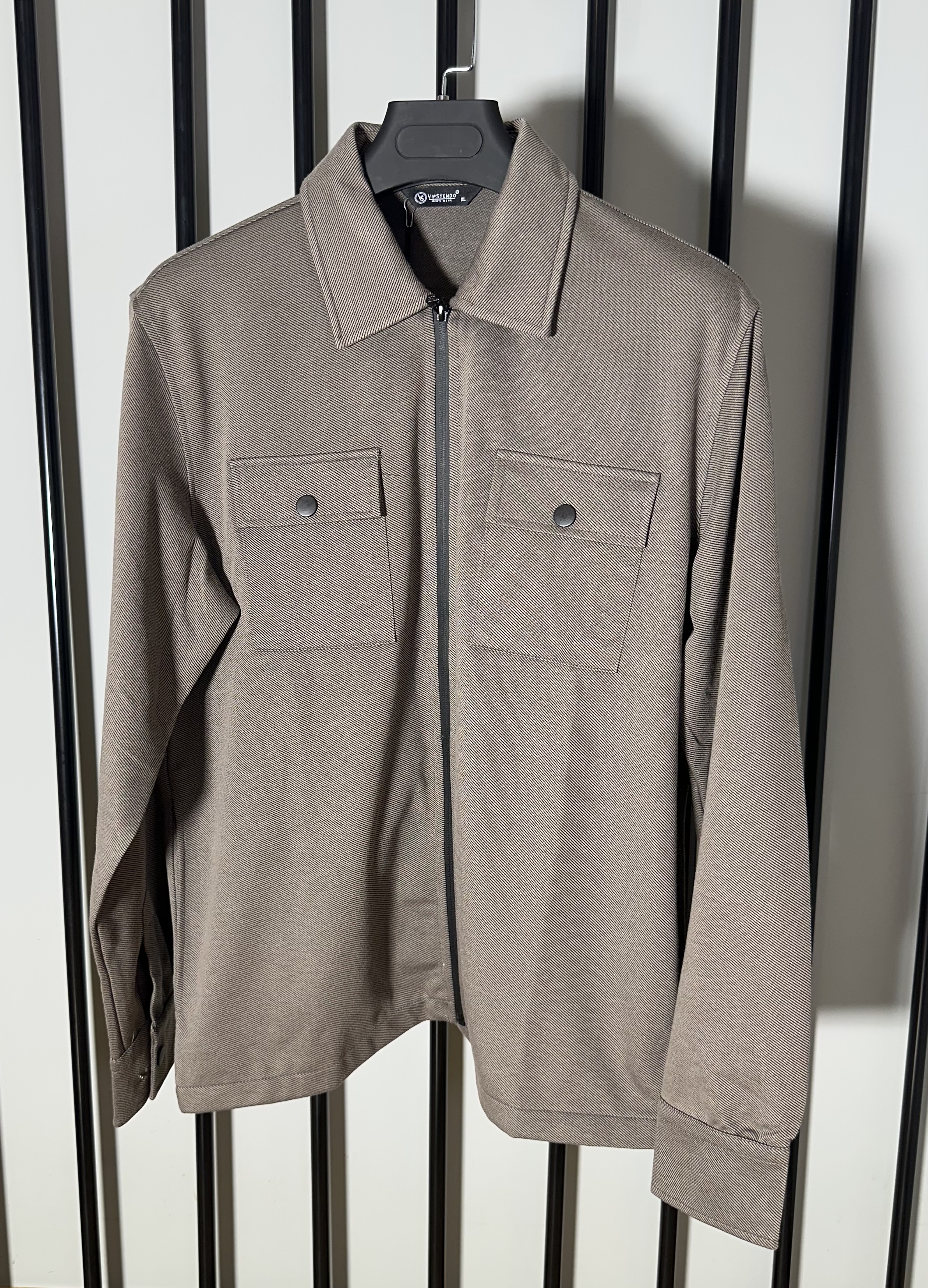 Pilkas vyriškas švarkelis
