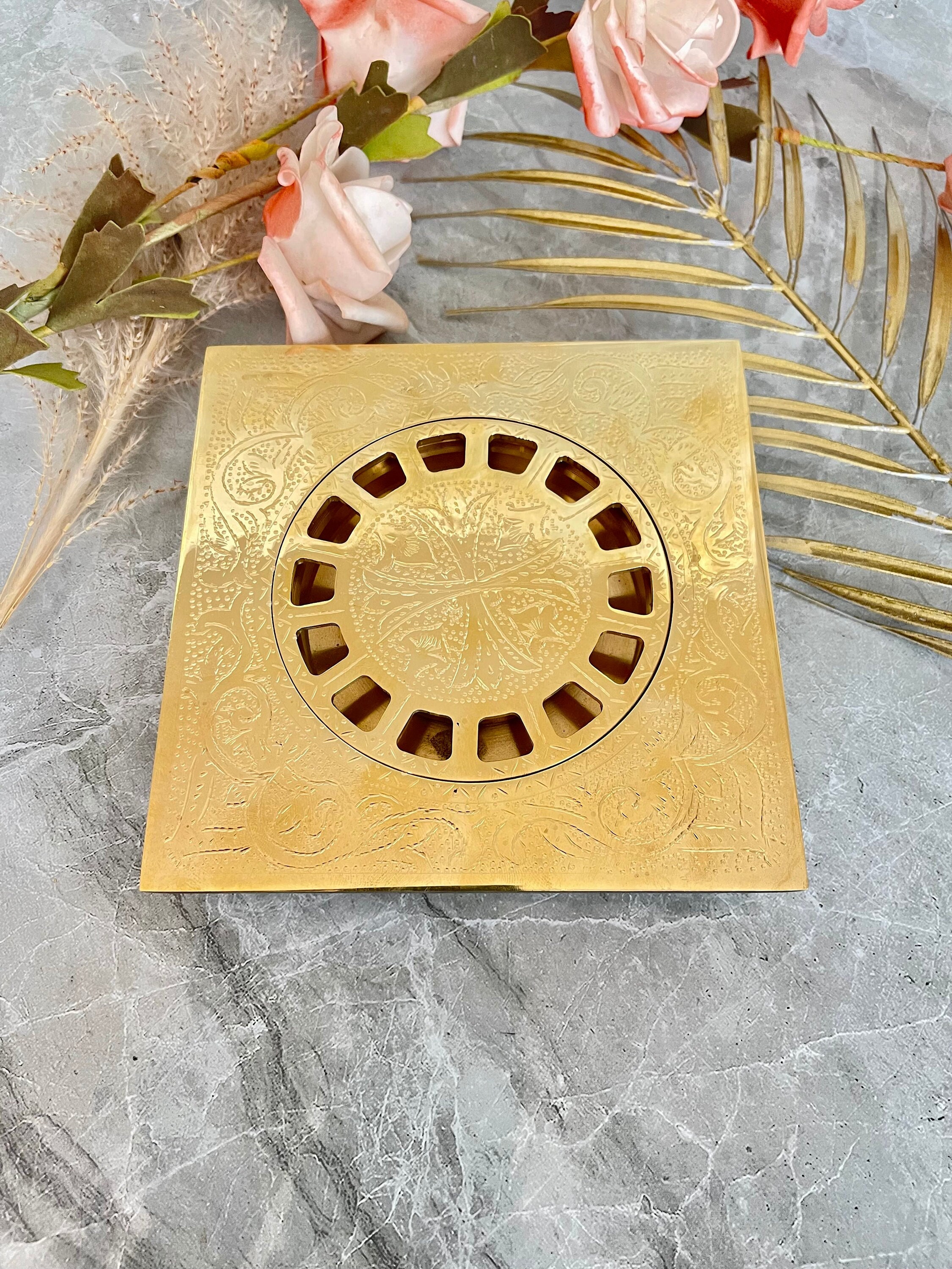 Artisanal Brass Shower Drain with Light Gold Finish – Exquisite Moroccan Craftsmanship
