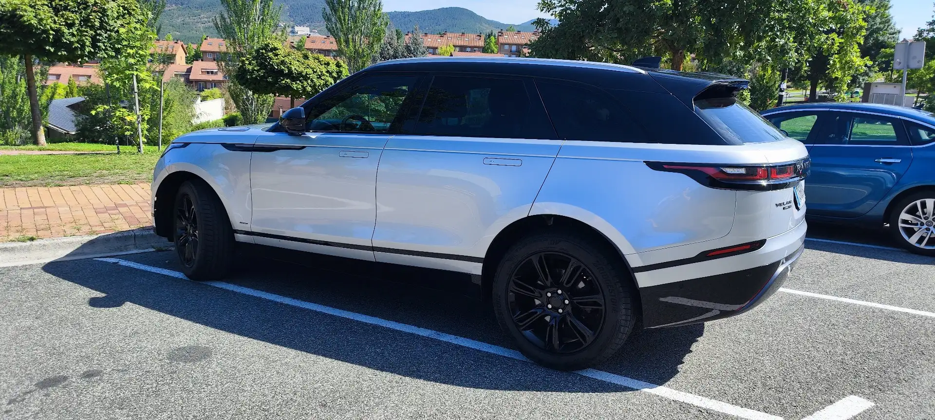 Land Rover Range Rover Velar 2.0D R-Dynamic S 4WD Aut. 240