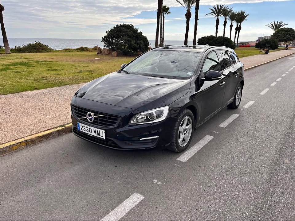 VOLVO V60 2.0 D4 Momentum At