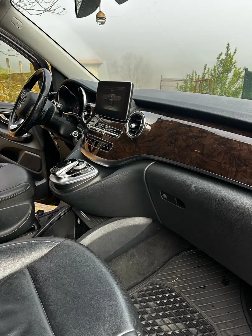 Mercedes-Benz V-Class V220