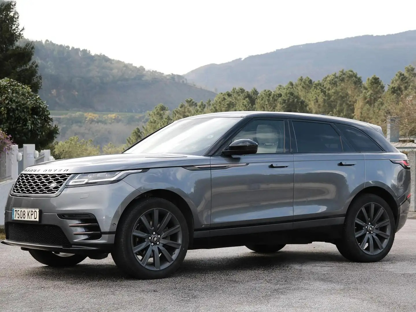 Land Rover Range Rover Velar 3.0D R-Dynamic Base 4WD