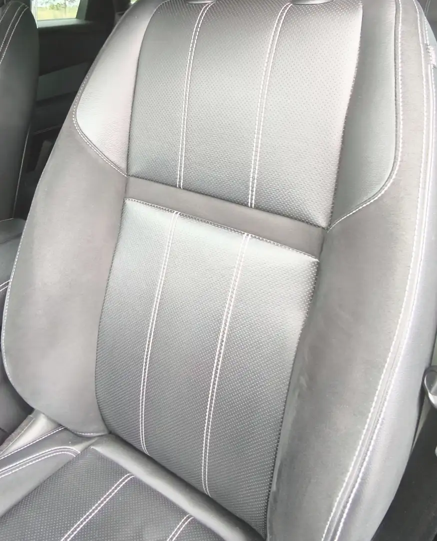 Land Rover Range Rover Velar 2.0D R-Dynamic S 4WD Aut. 240