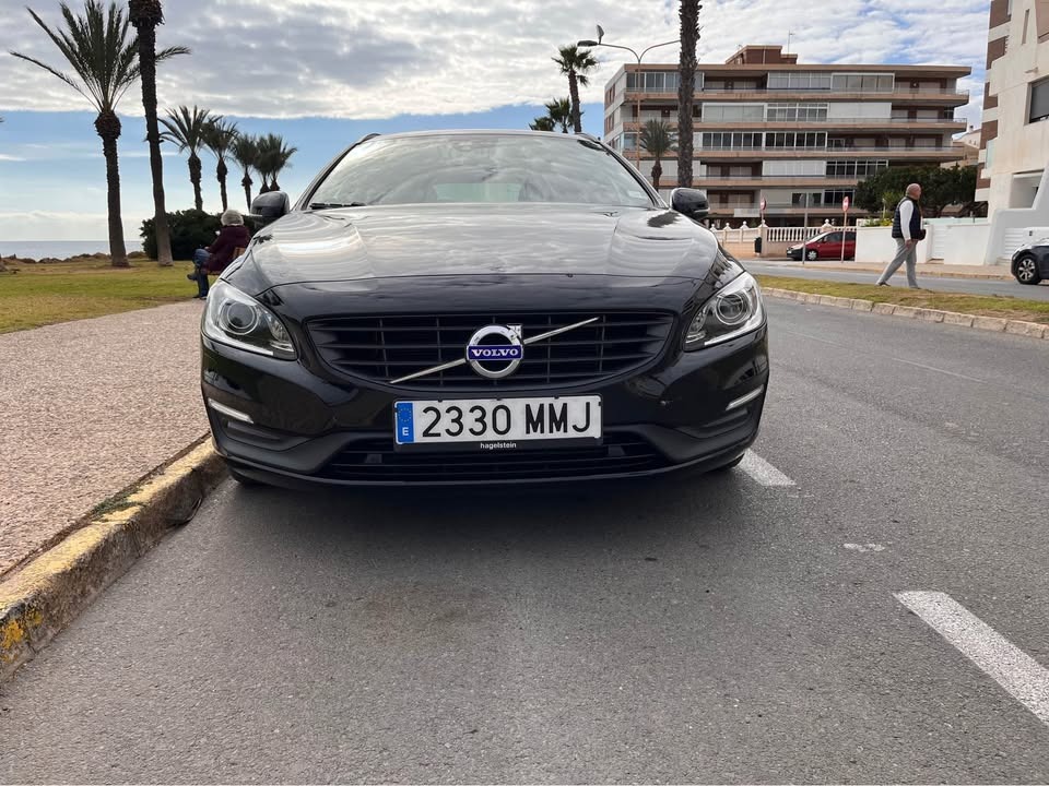 VOLVO V60 2.0 D4 Momentum At