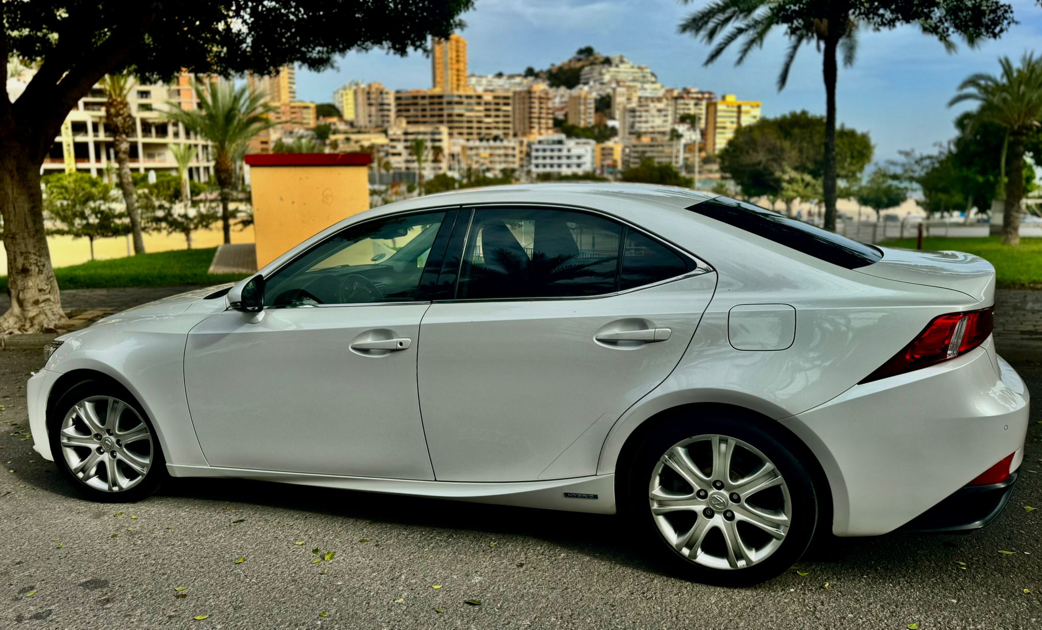 Lexus IS 300H Híbrido
