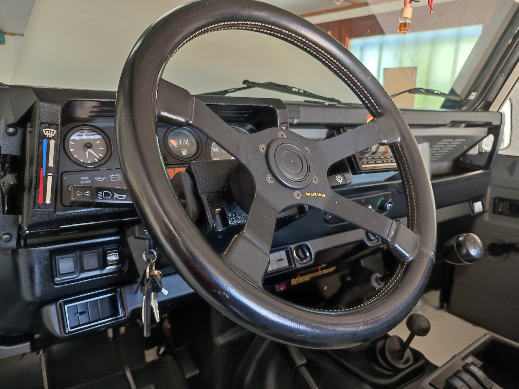 Land Rover Defender 90