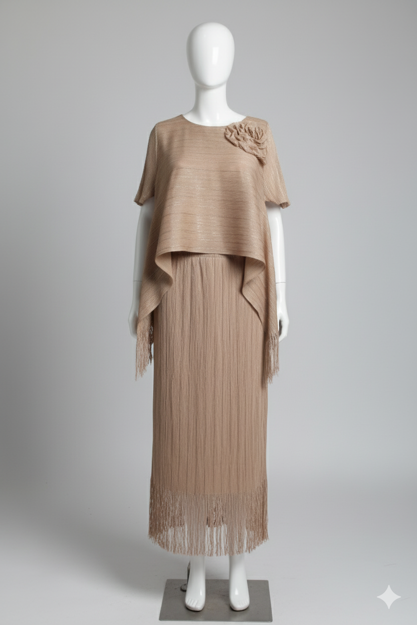 Robe élégante beige à franges