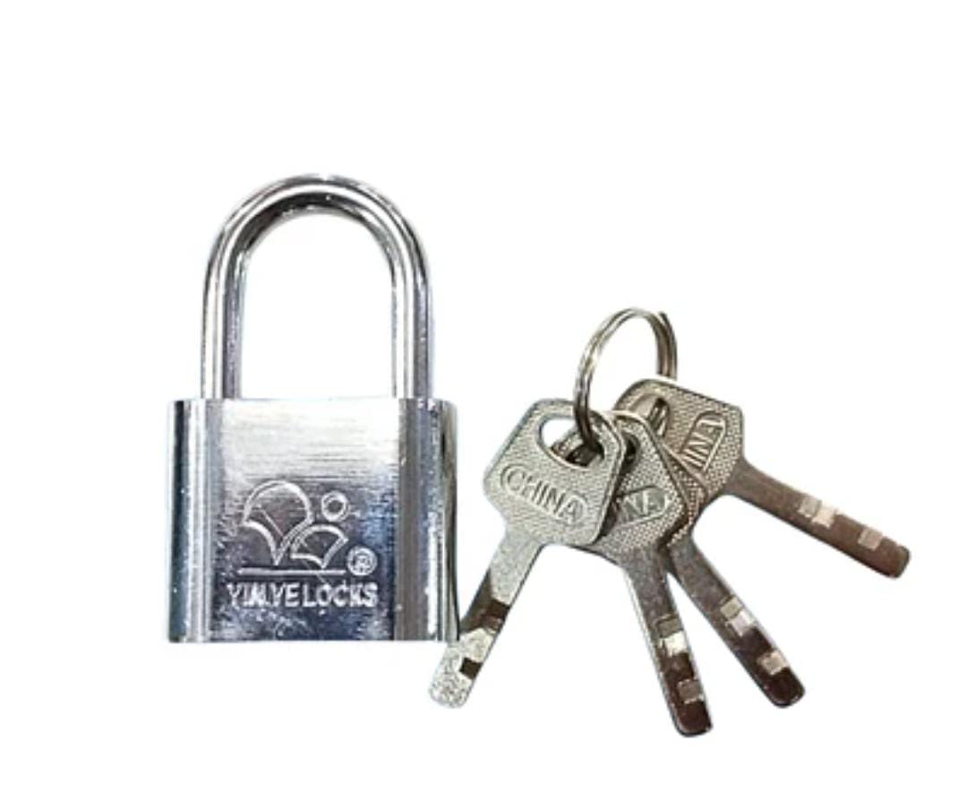 Candado metálico con llaves