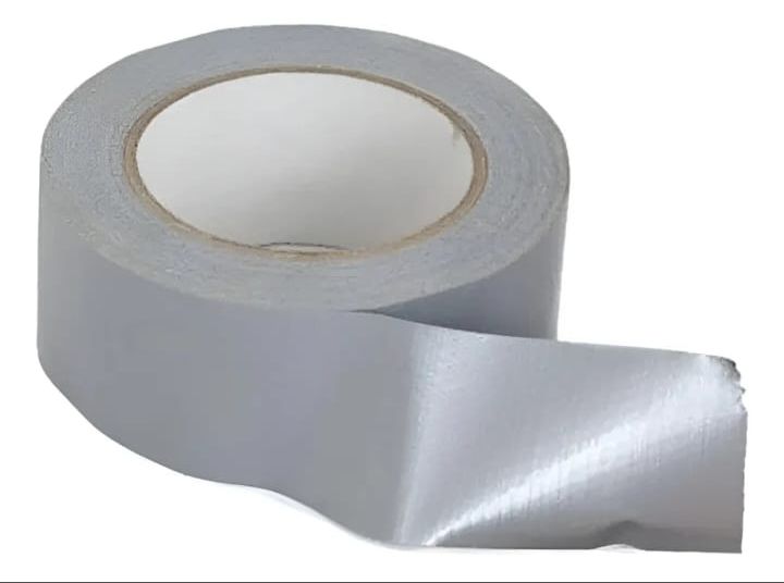 Cinta adhesiva plateada