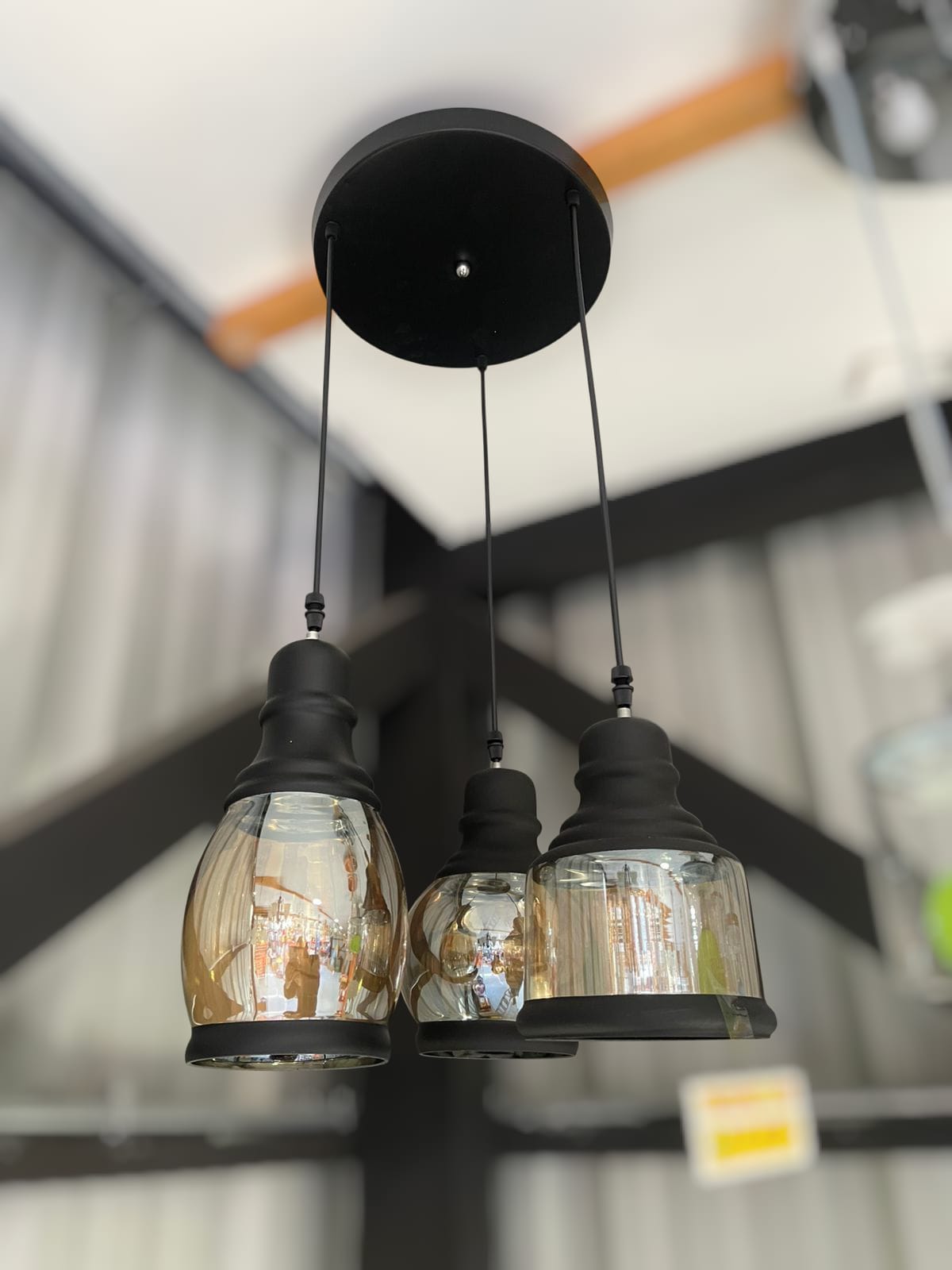 Lámpara colgante de tres luces - Modelo 15