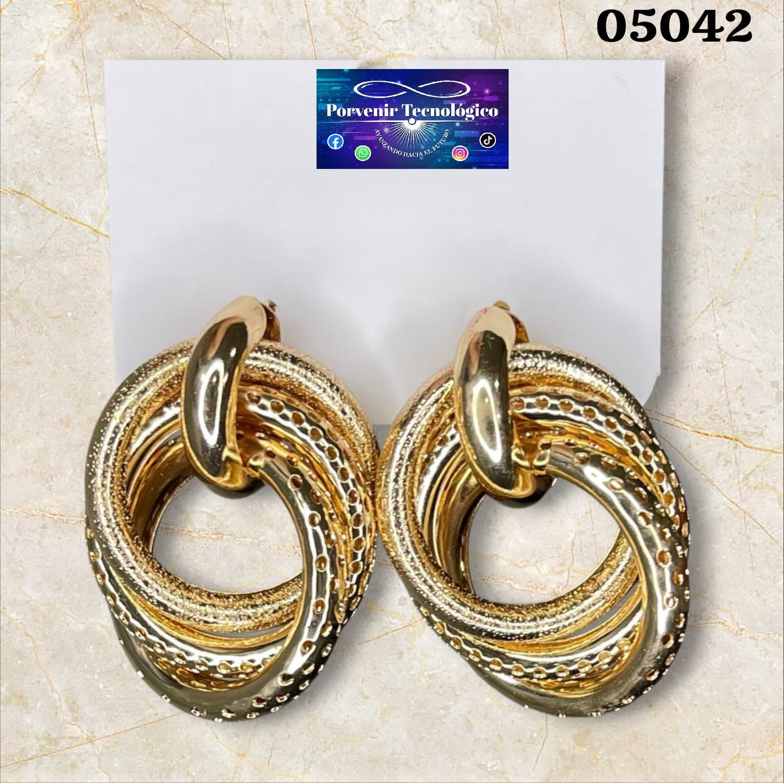 Aros dorados de triple aro - 05042
