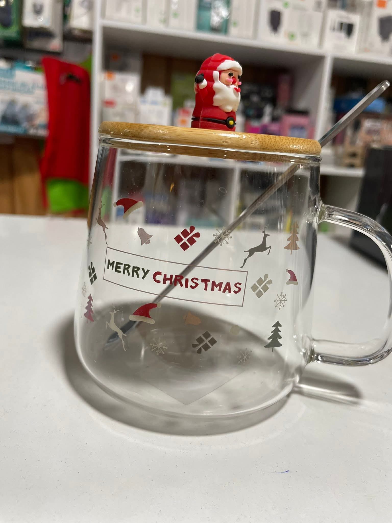 Taza navideña de vidrio