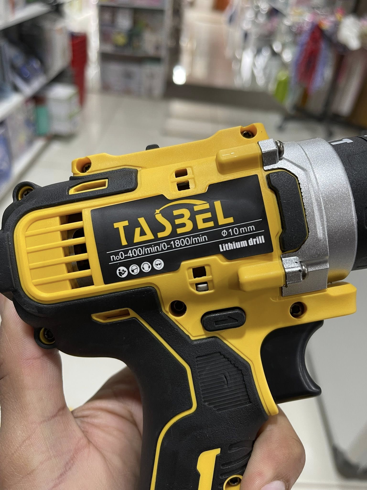 Taladro pulidor inalámbrico con accesorios