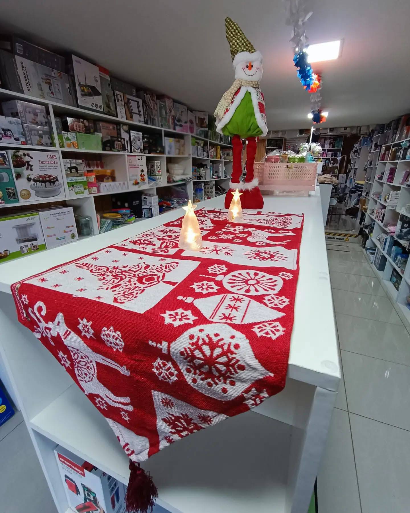 Camino de mesa navideño