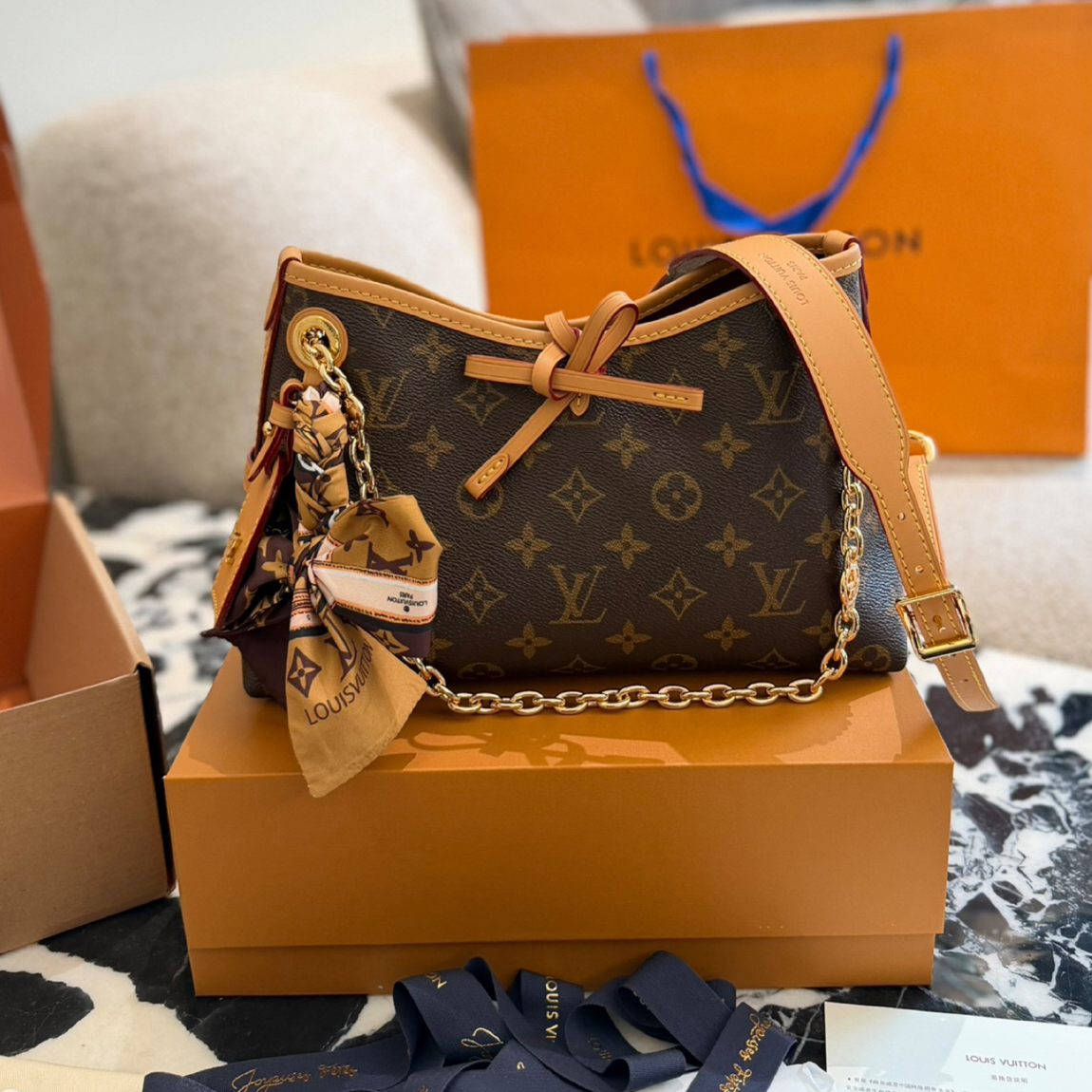 oLVo Bags Click to view more images