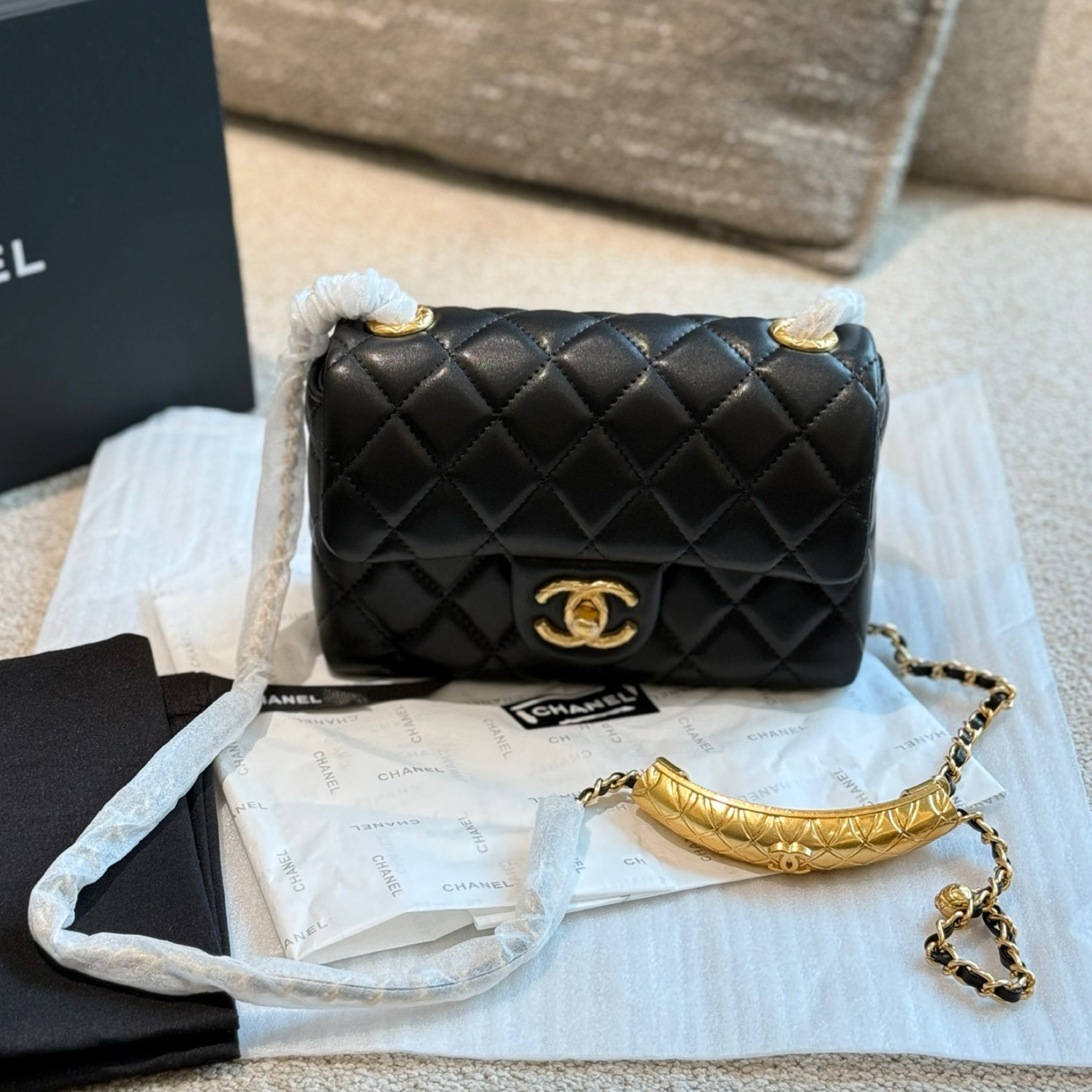 oCHANELo Bags Click to view more images