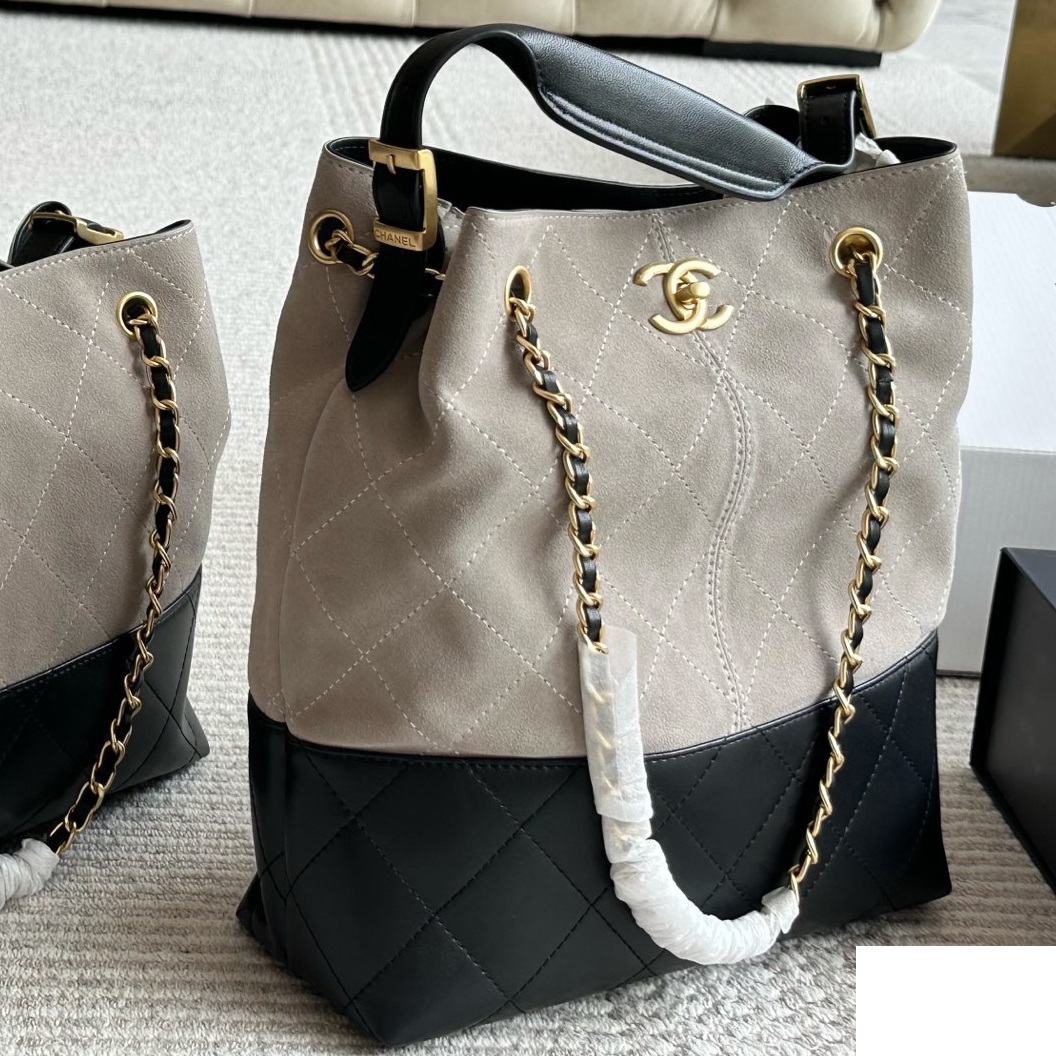 oCHANELo Bags Click to view more images