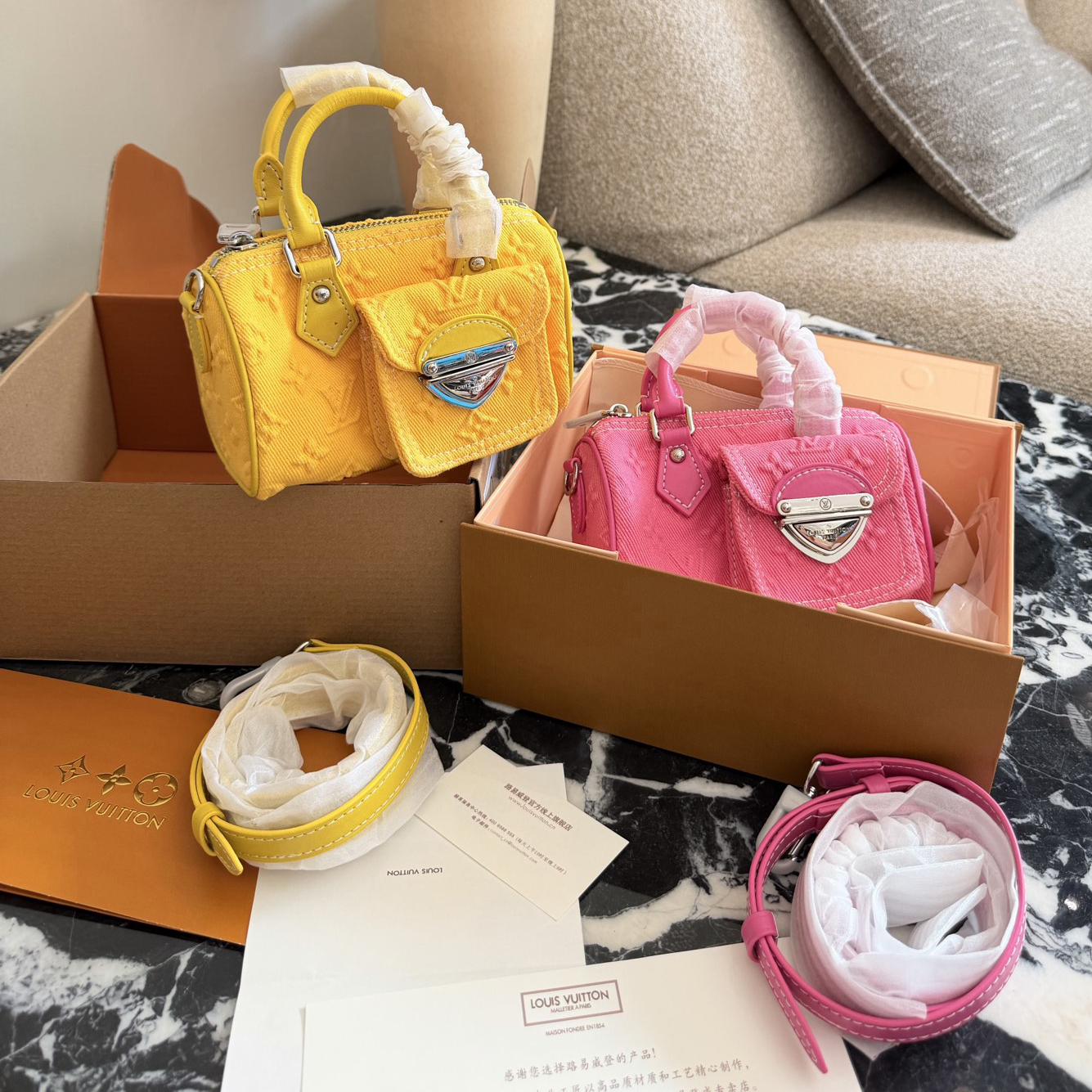 oLVo Bags Click to view more images