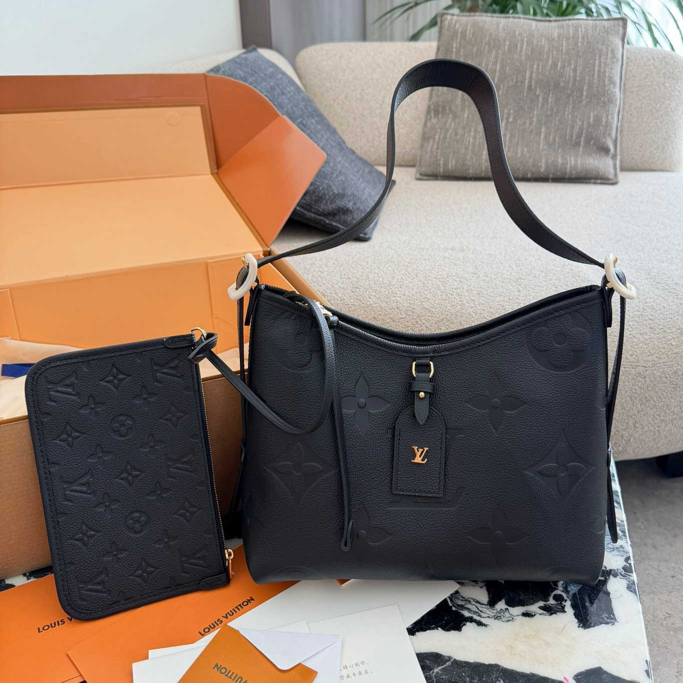 oLVo Bags Click to view more images