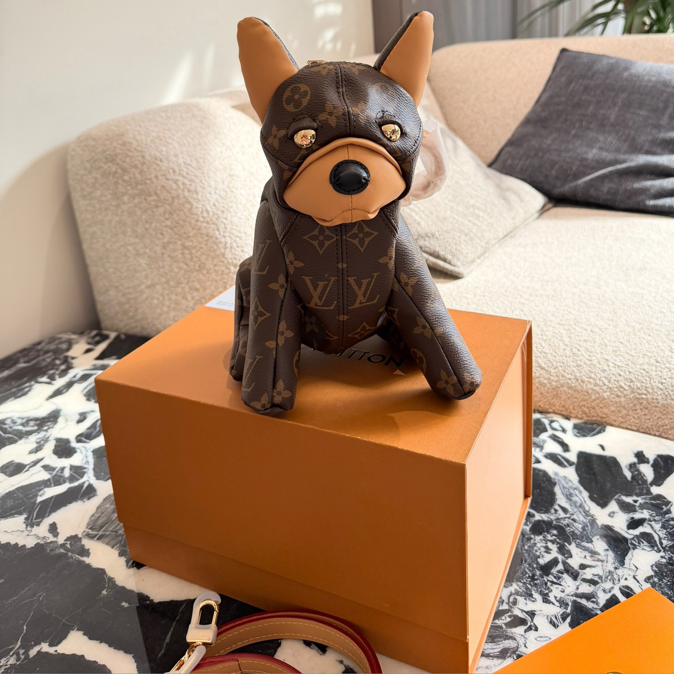 oLVo Bags Click to view more images