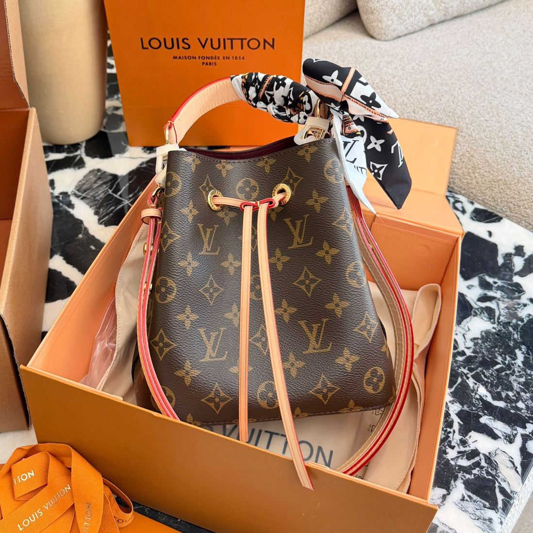 oLVo Bags Click to view more images