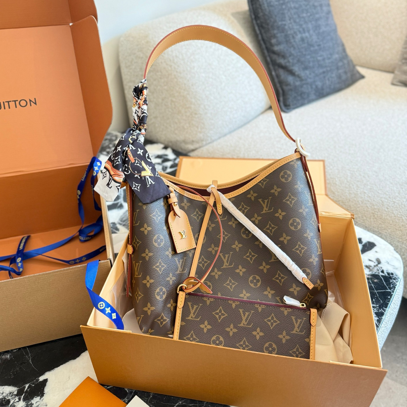 oLVo Bags Click to view more images