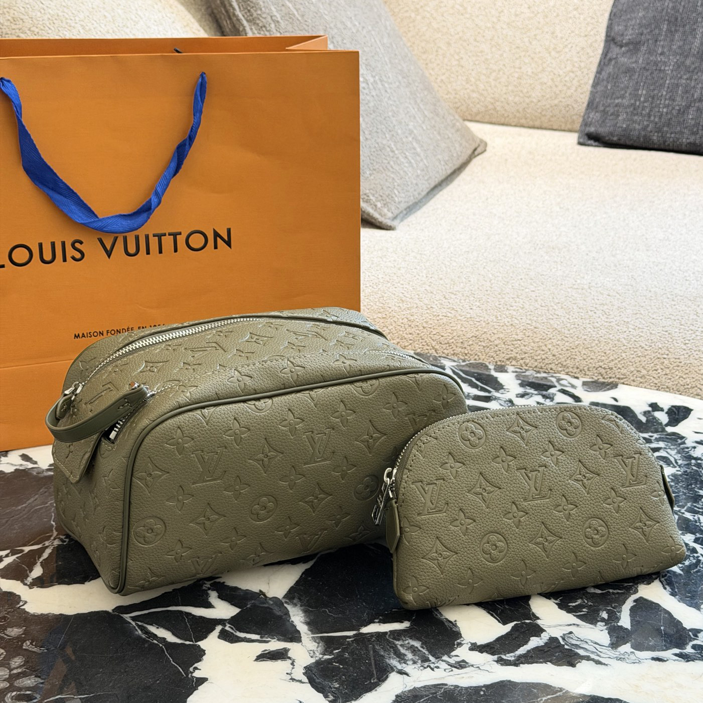 oLVo Bags Click to view more images