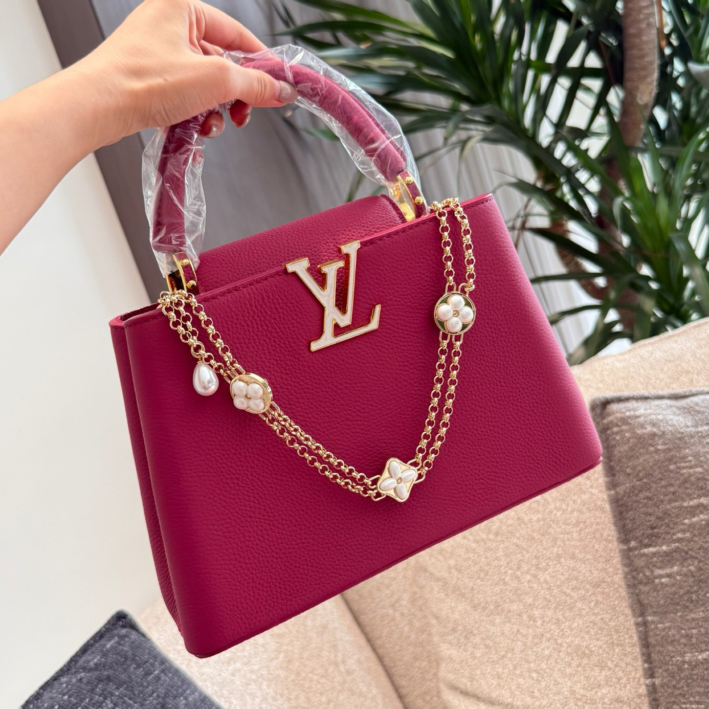 oLVo Bags Click to view more images