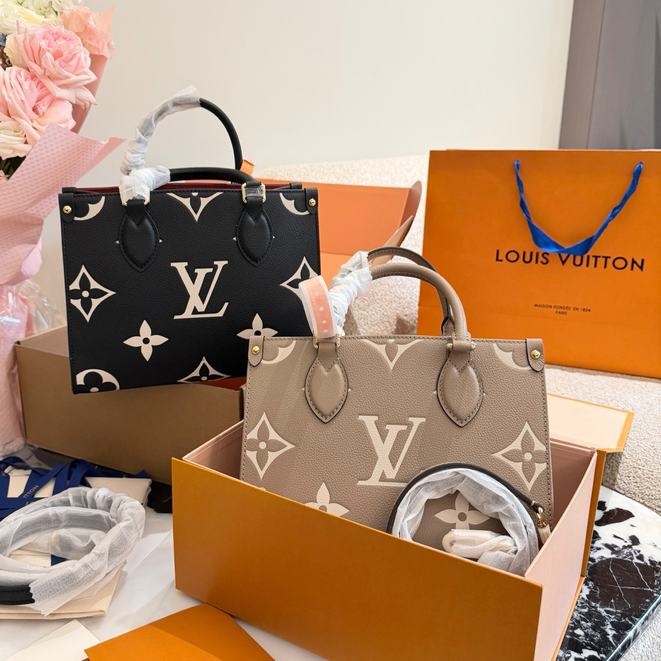 oLVo Bags Click to view more images