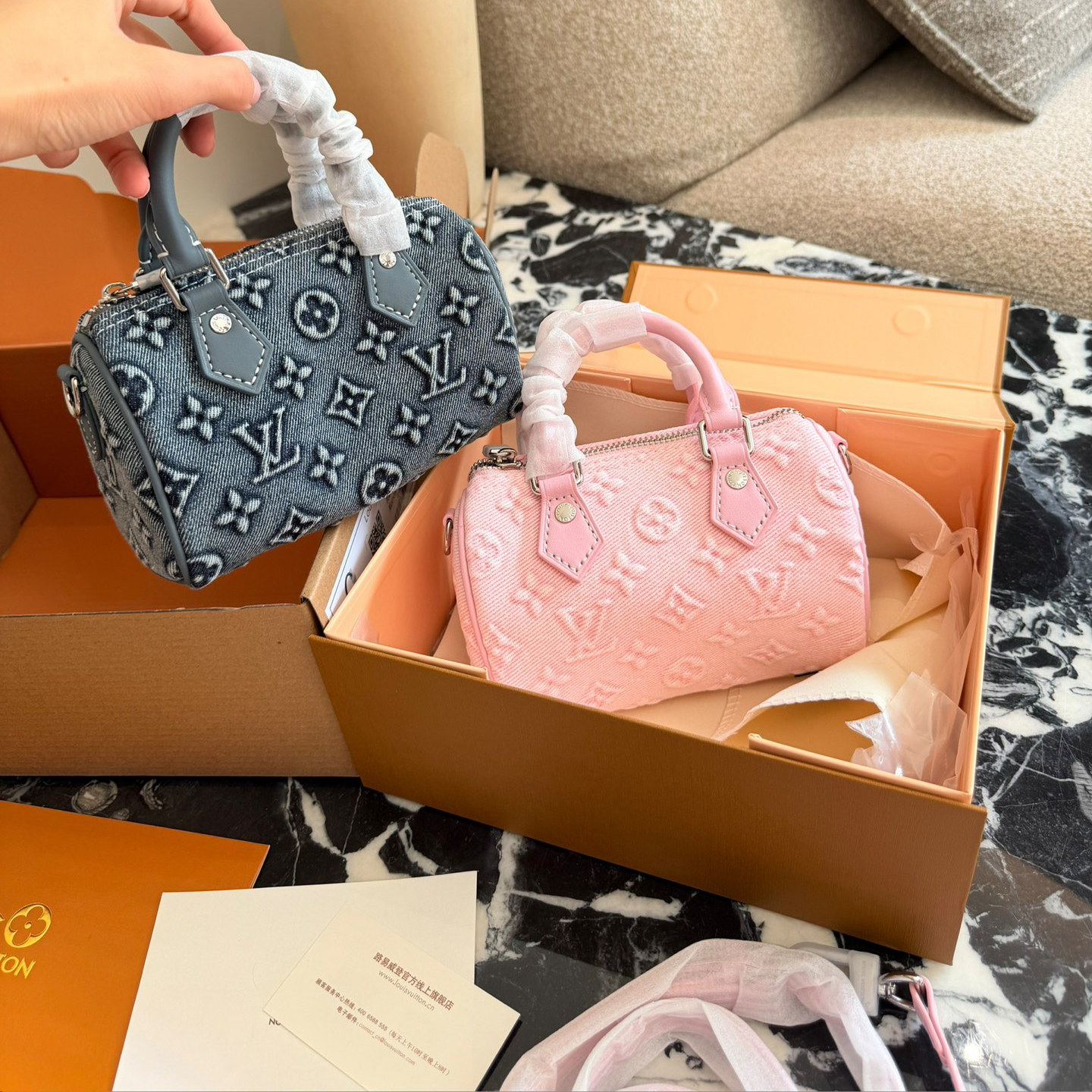 oLVo Bags Click to view more images