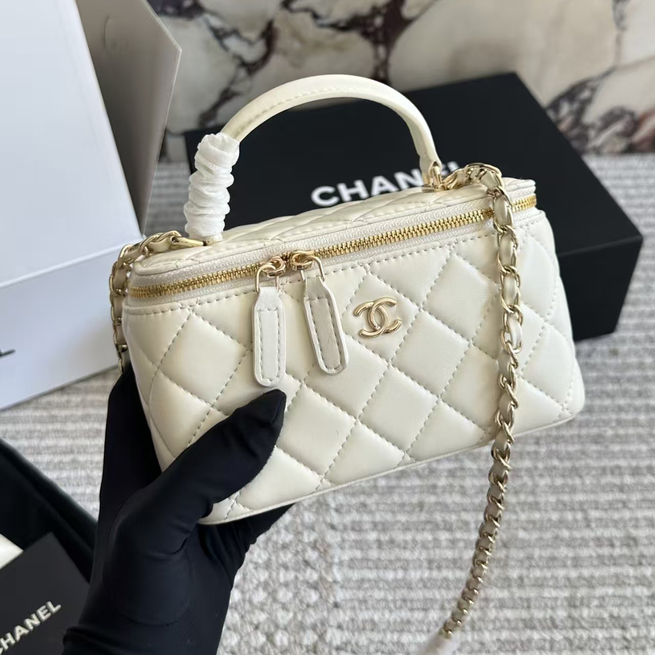 oCHANELo Bags Click to view more images