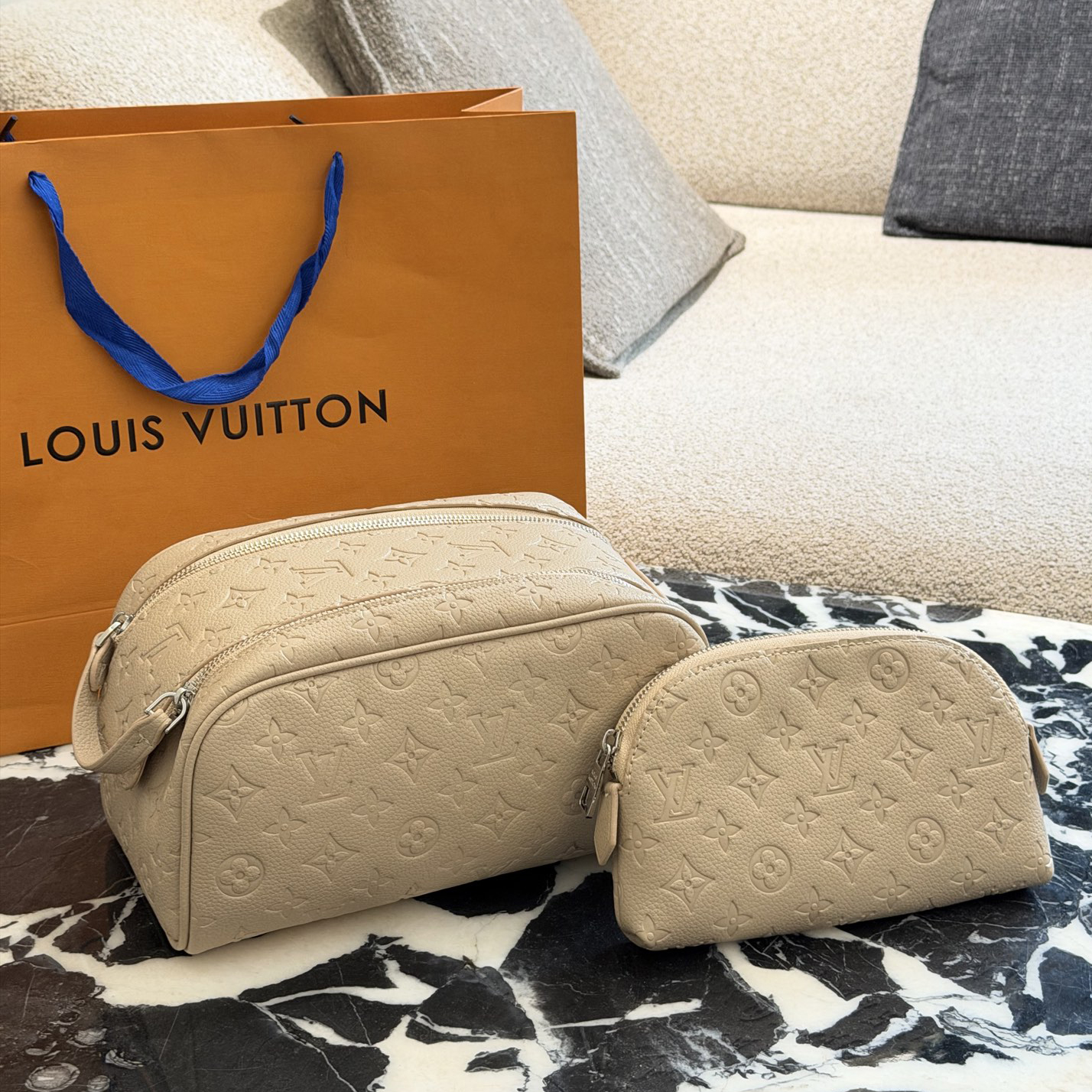 oLVo Bags Click to view more images