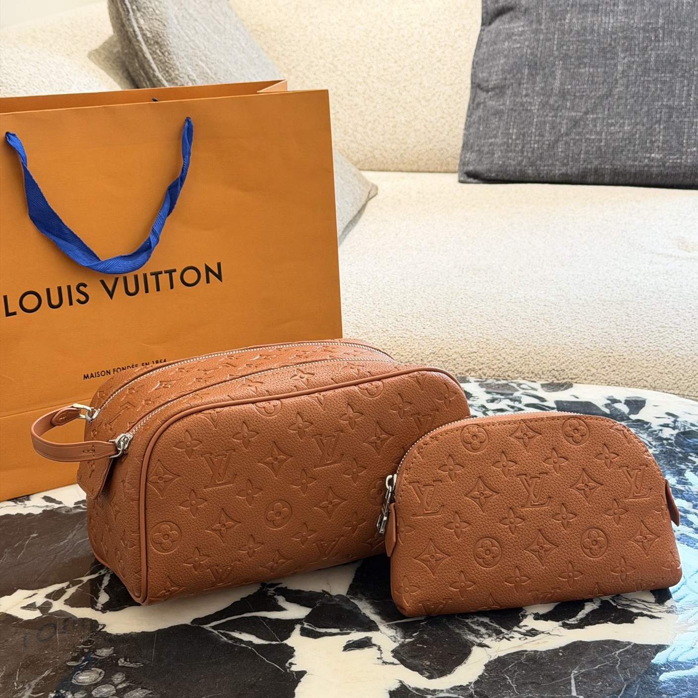 oLVo Bags Click to view more images