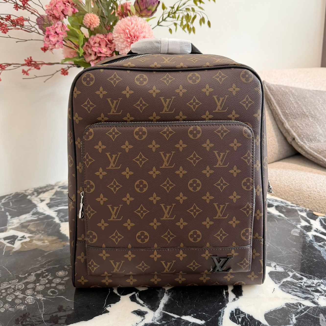 oLVo Bags Click to view more images