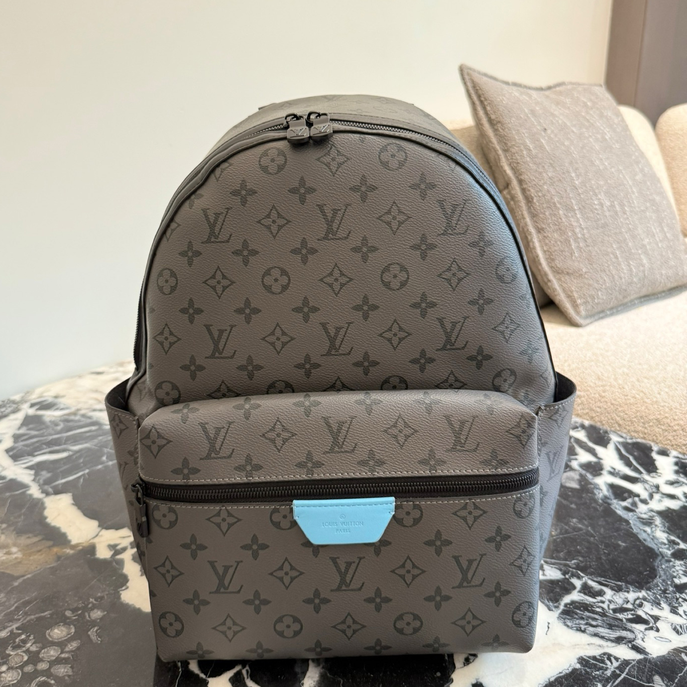 oLVo Bags Click to view more images