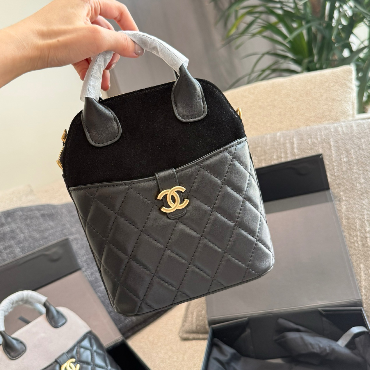 oCHANELo Bags Click to view more images