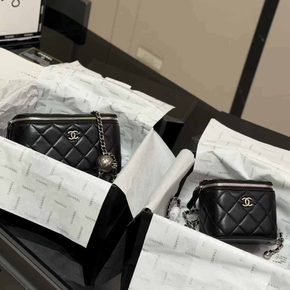 oCHANELo Bags Click to view more images