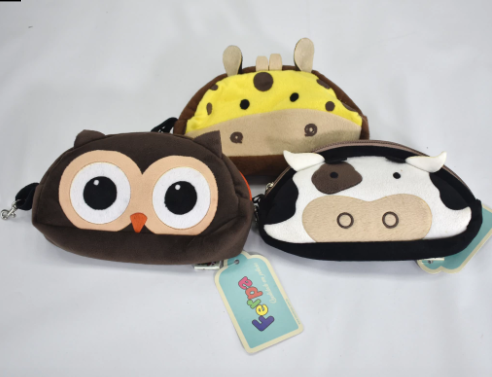 Estojo Com forro.  Pelúcia toque suave.