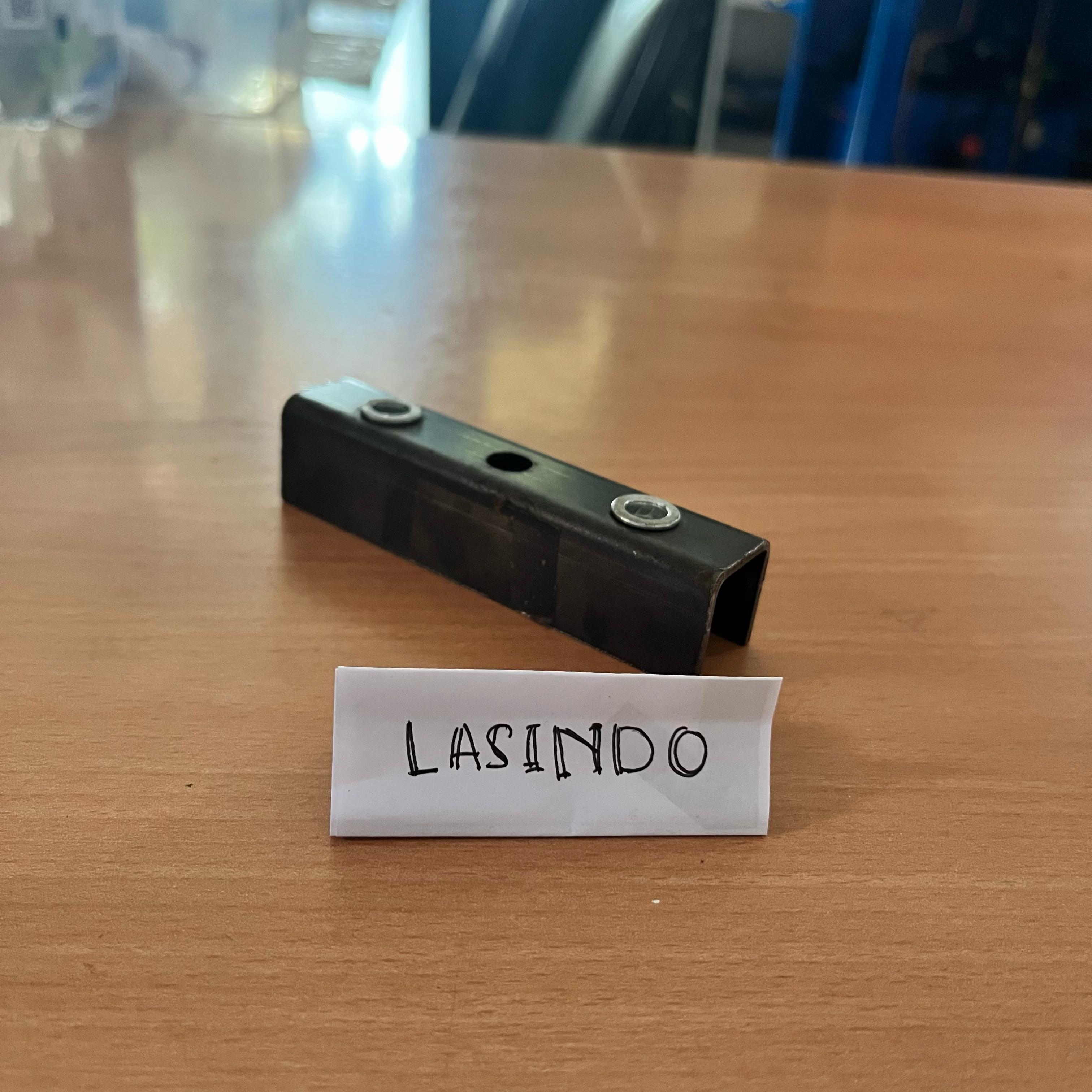 Jalu 30 x 30. Letter U 