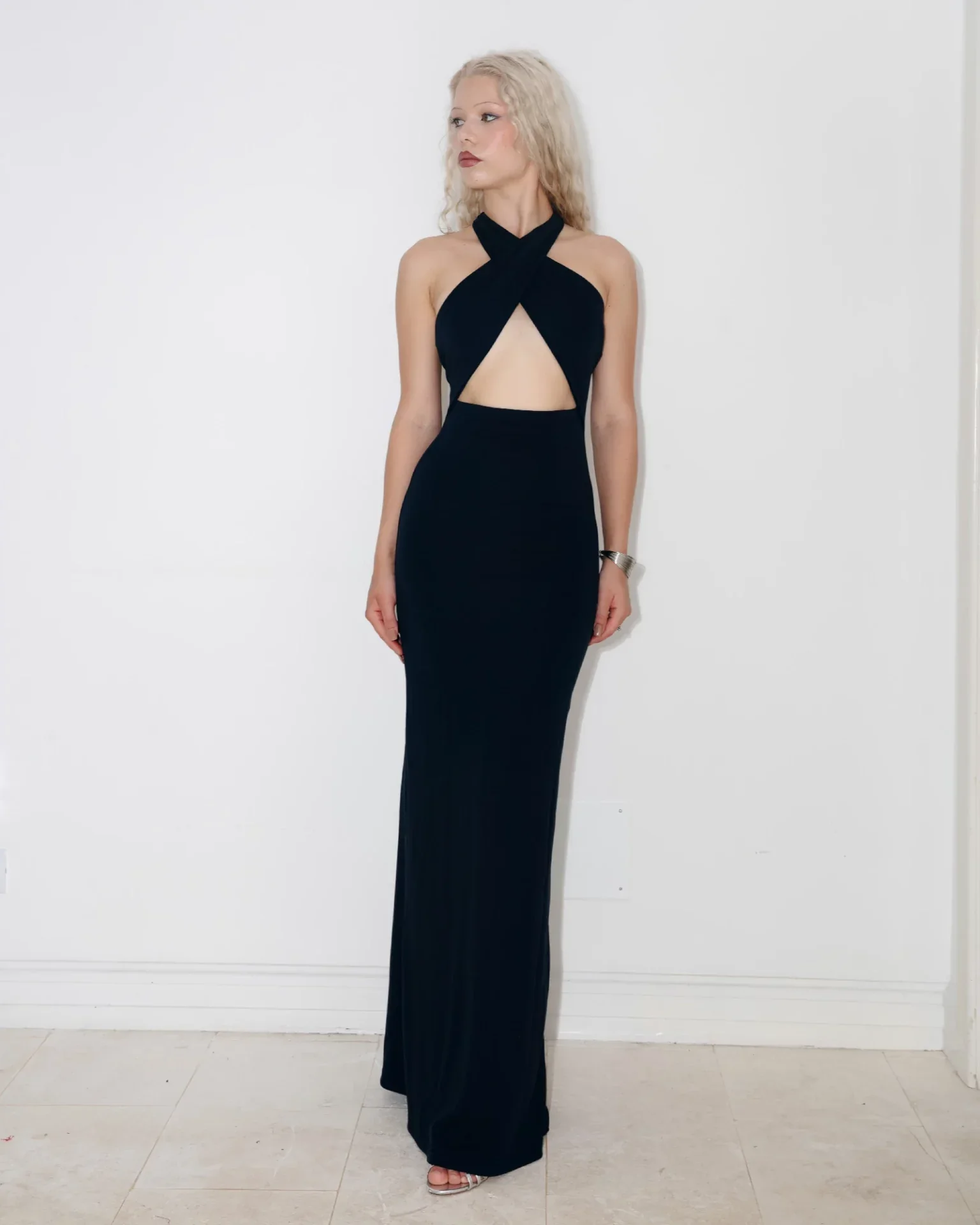 Wrap priekšpuses halterveida maksi kleita